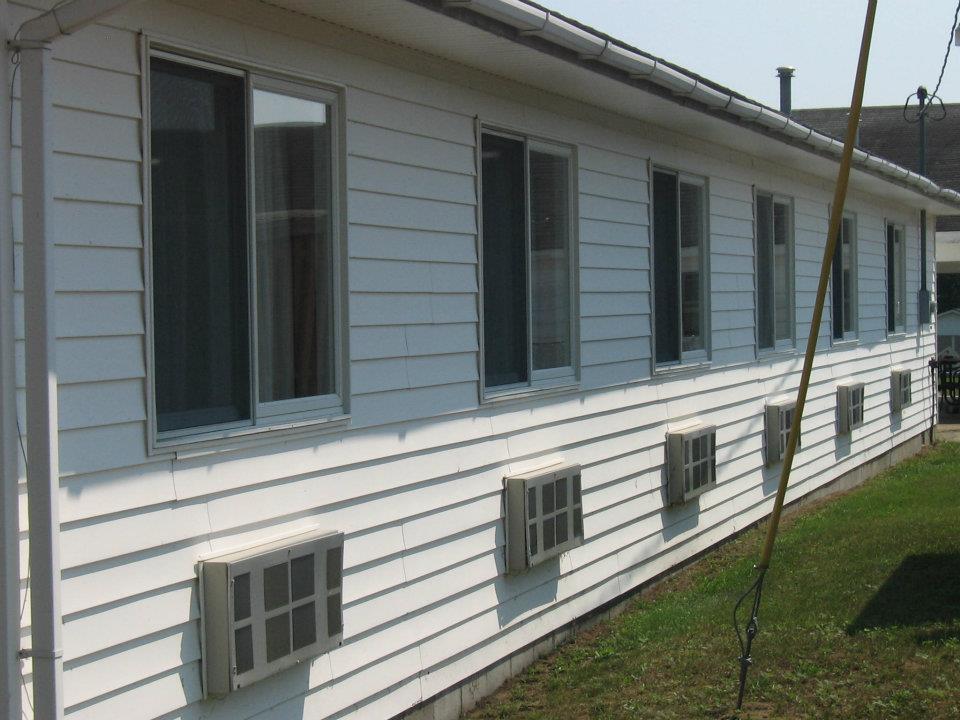 Chapel Hill Motel Brevort Exteriér fotografie