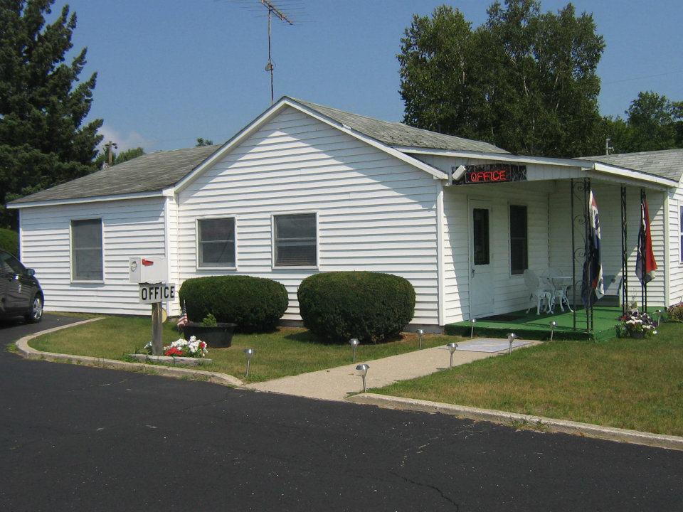 Chapel Hill Motel Brevort Exteriér fotografie